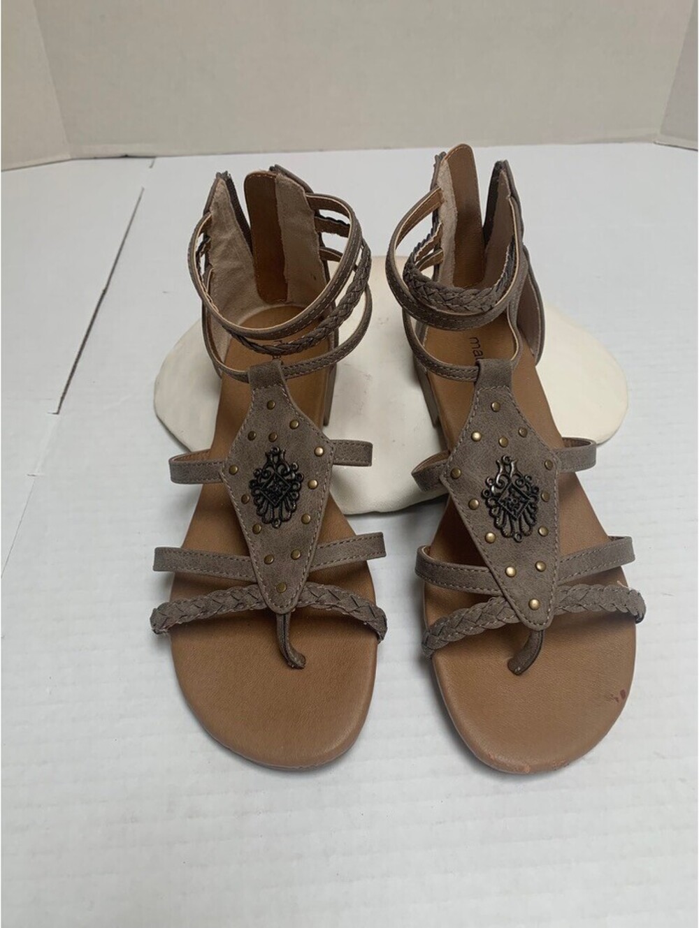 Maurices Gladiator Sandals Size 7M Taupe